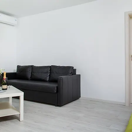 Contemporary Stylish ~ Old Town Appartamento